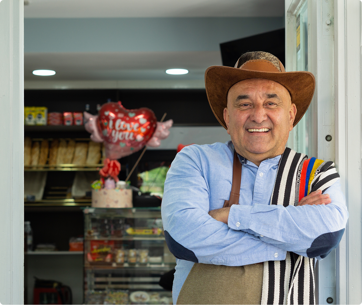 Persona sonriendo mostrando confianza